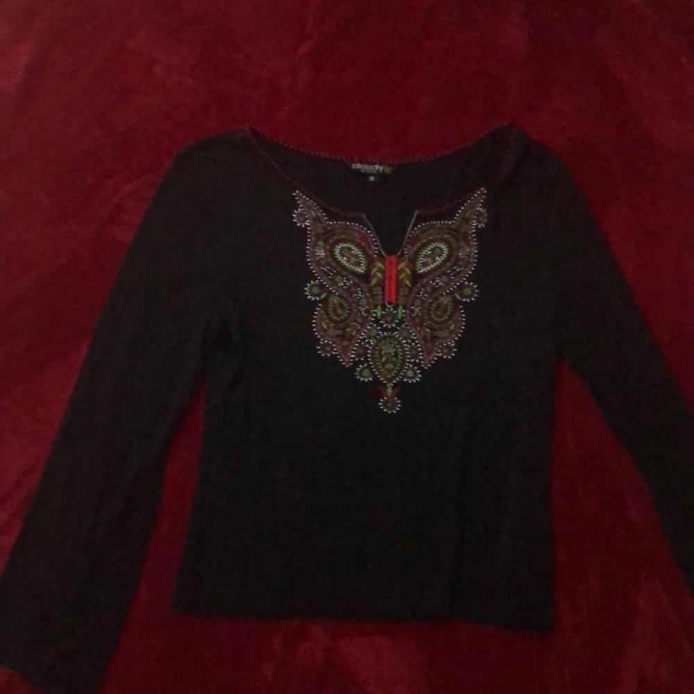 Knit peasant type shirt embroidered